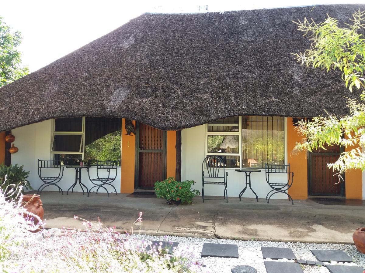 Lion'S Den Guesthouse Otjiwarongo Kültér fotó