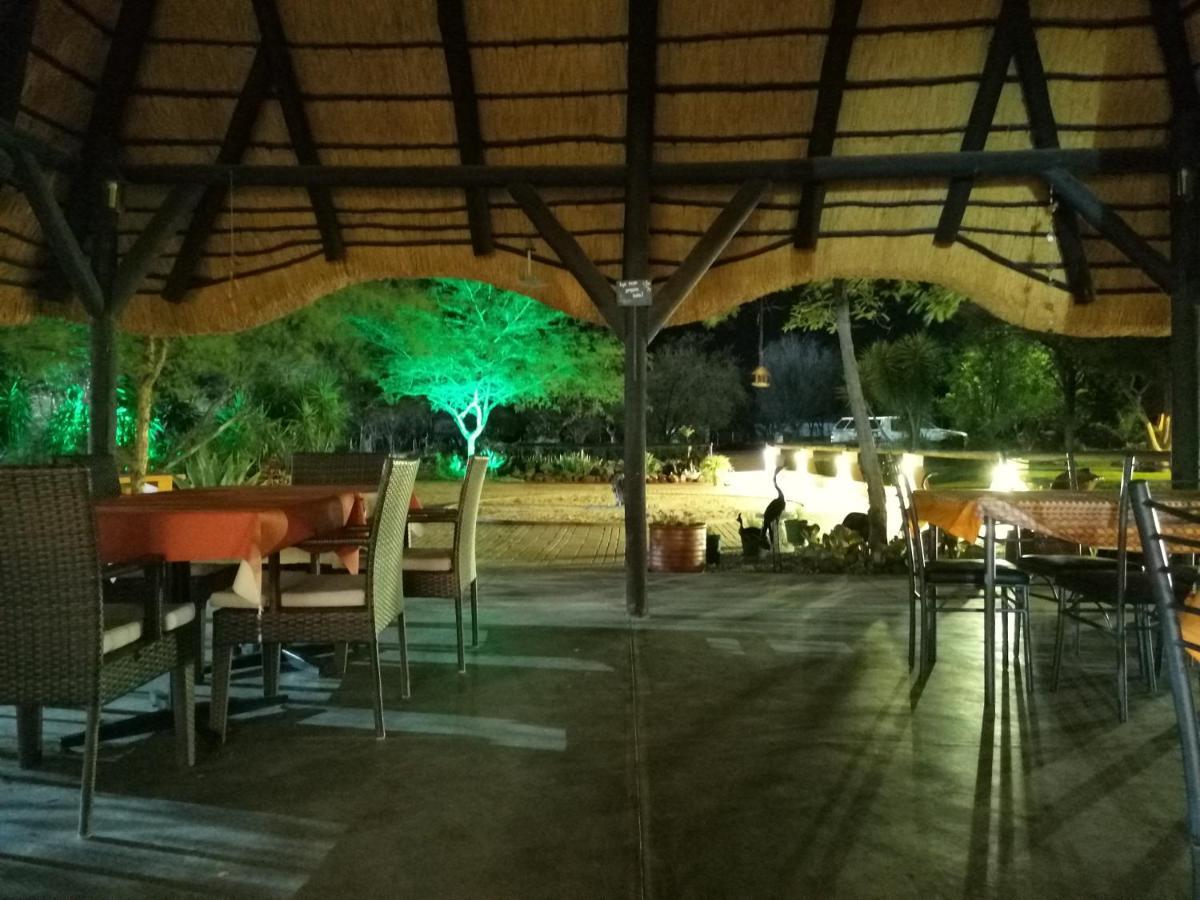 Lion'S Den Guesthouse Otjiwarongo Kültér fotó
