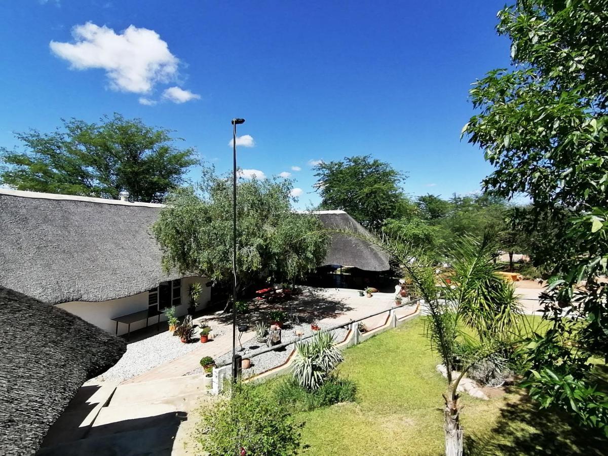 Lion'S Den Guesthouse Otjiwarongo Kültér fotó