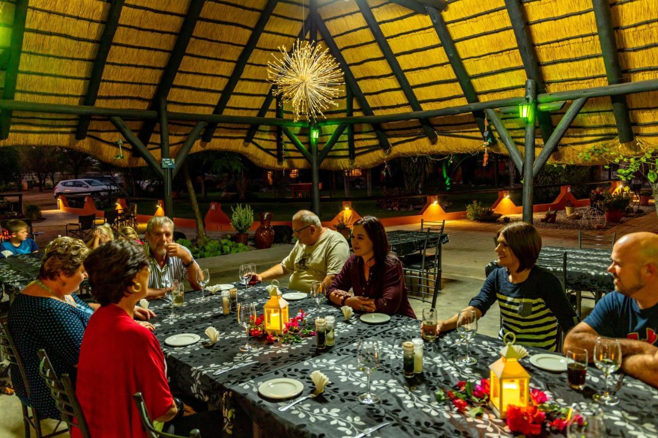 Lion'S Den Guesthouse Otjiwarongo Kültér fotó
