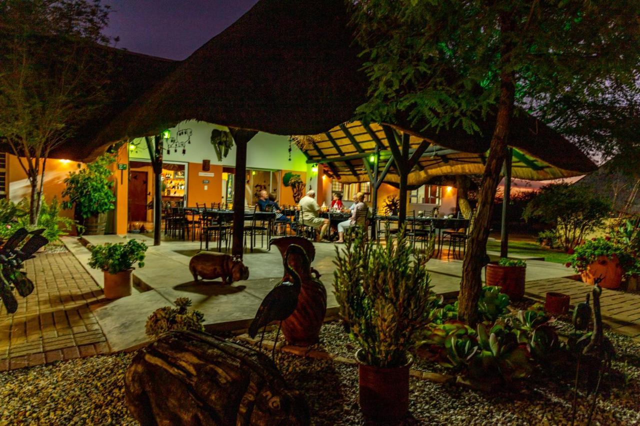 Lion'S Den Guesthouse Otjiwarongo Kültér fotó