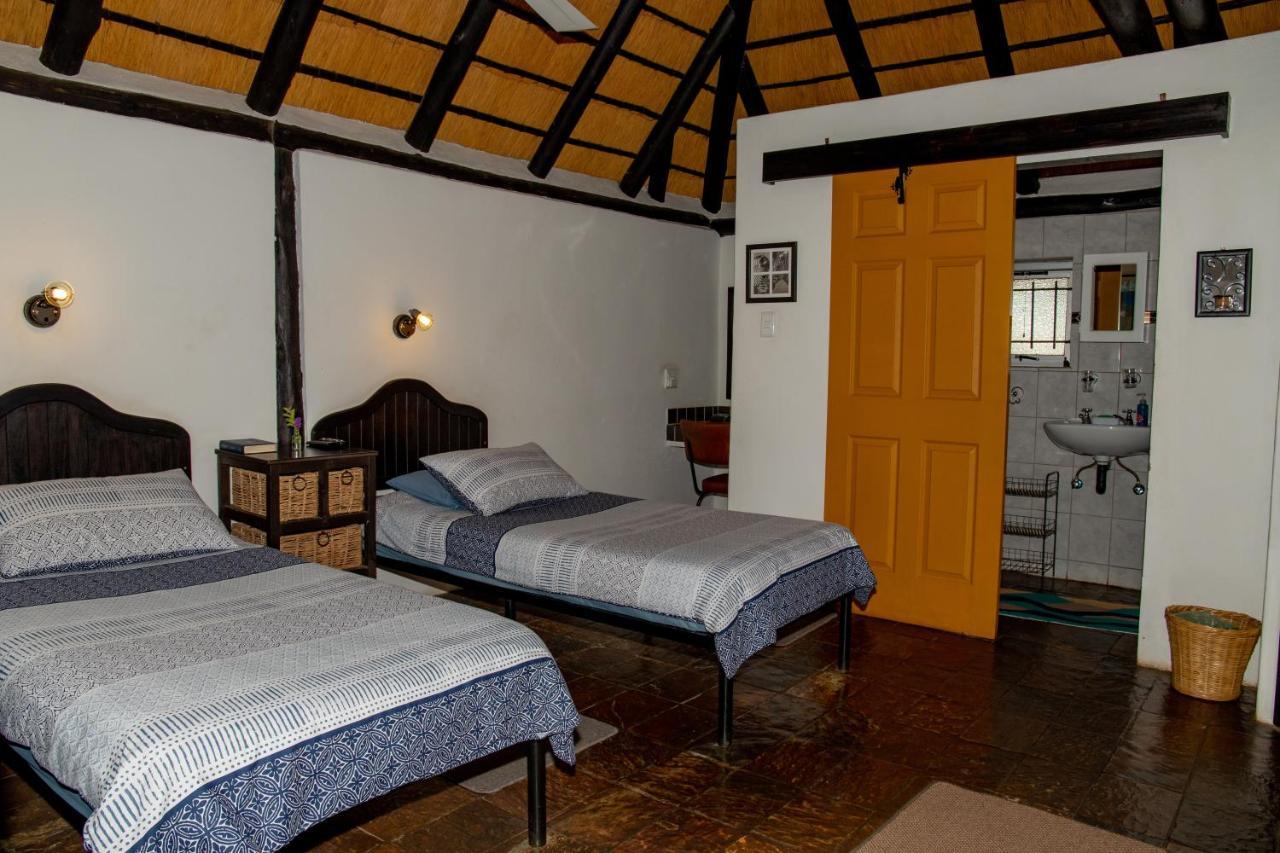 Lion'S Den Guesthouse Otjiwarongo Kültér fotó