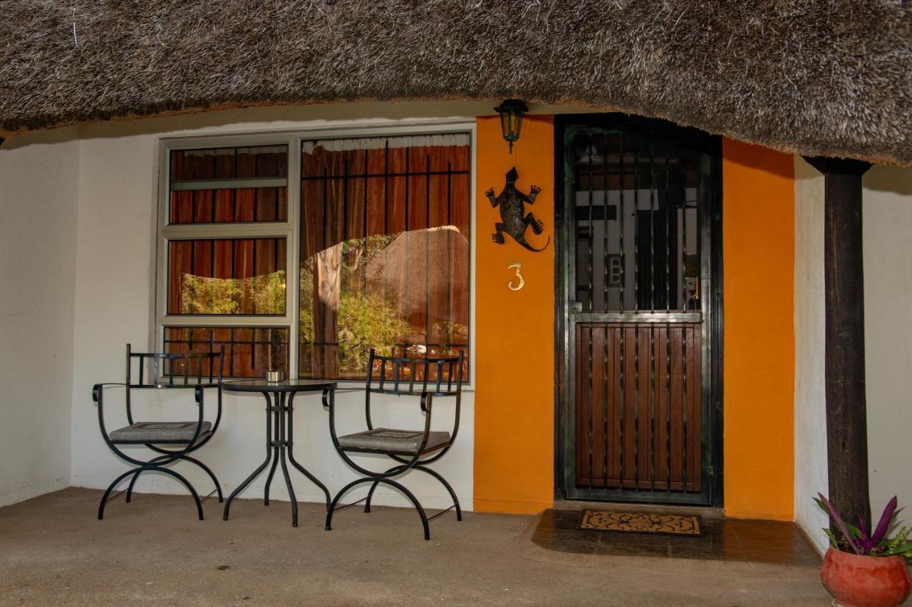 Lion'S Den Guesthouse Otjiwarongo Kültér fotó