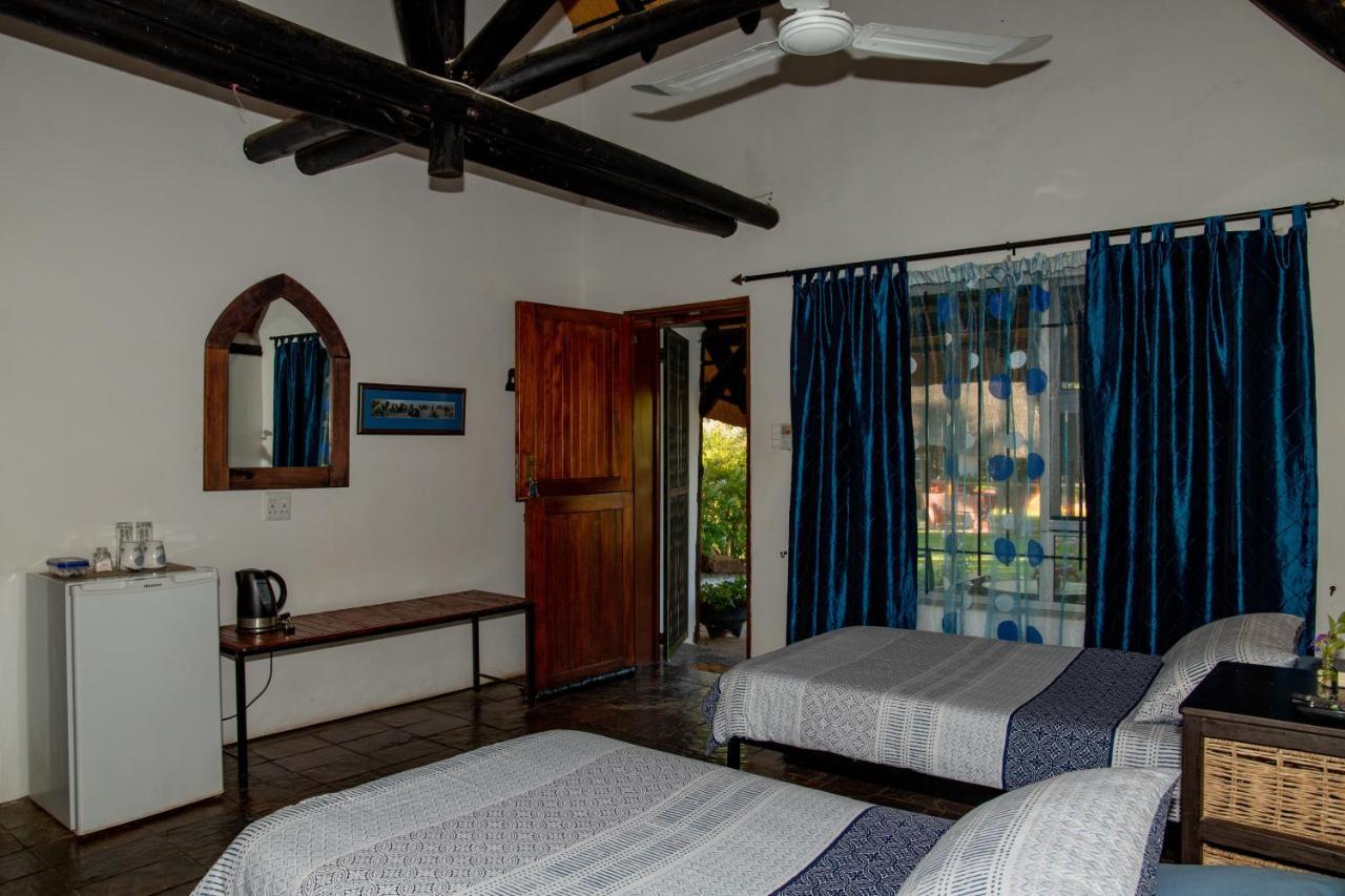 Lion'S Den Guesthouse Otjiwarongo Kültér fotó