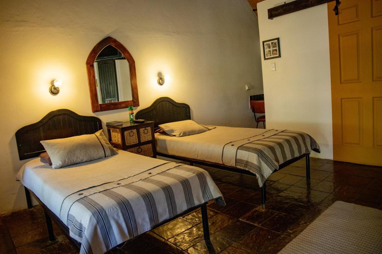 Lion'S Den Guesthouse Otjiwarongo Kültér fotó