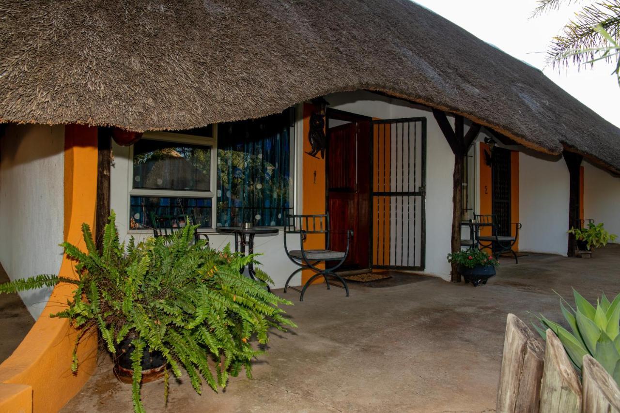 Lion'S Den Guesthouse Otjiwarongo Kültér fotó