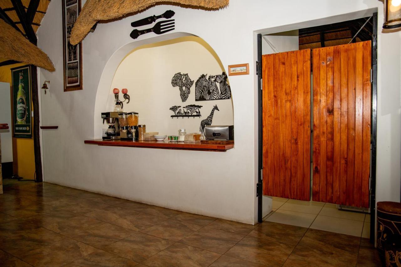 Lion'S Den Guesthouse Otjiwarongo Kültér fotó