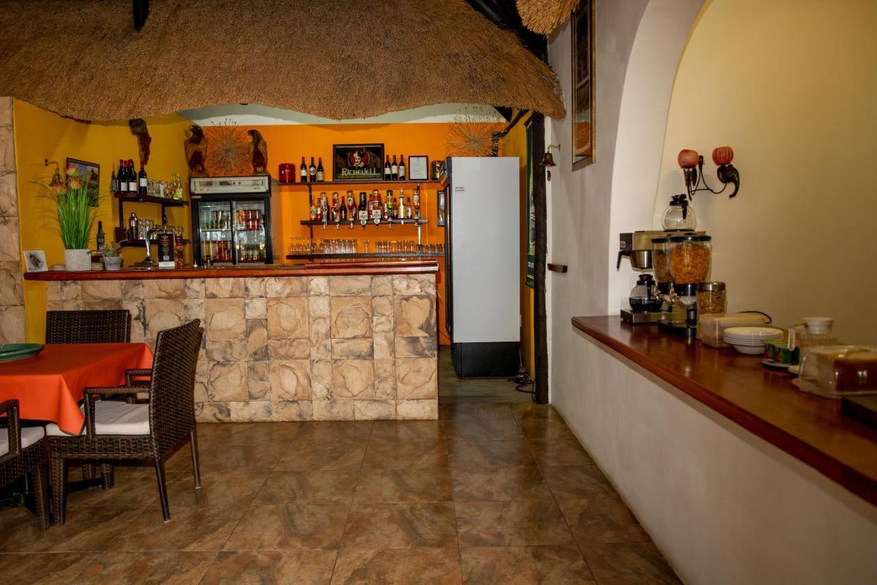 Lion'S Den Guesthouse Otjiwarongo Kültér fotó