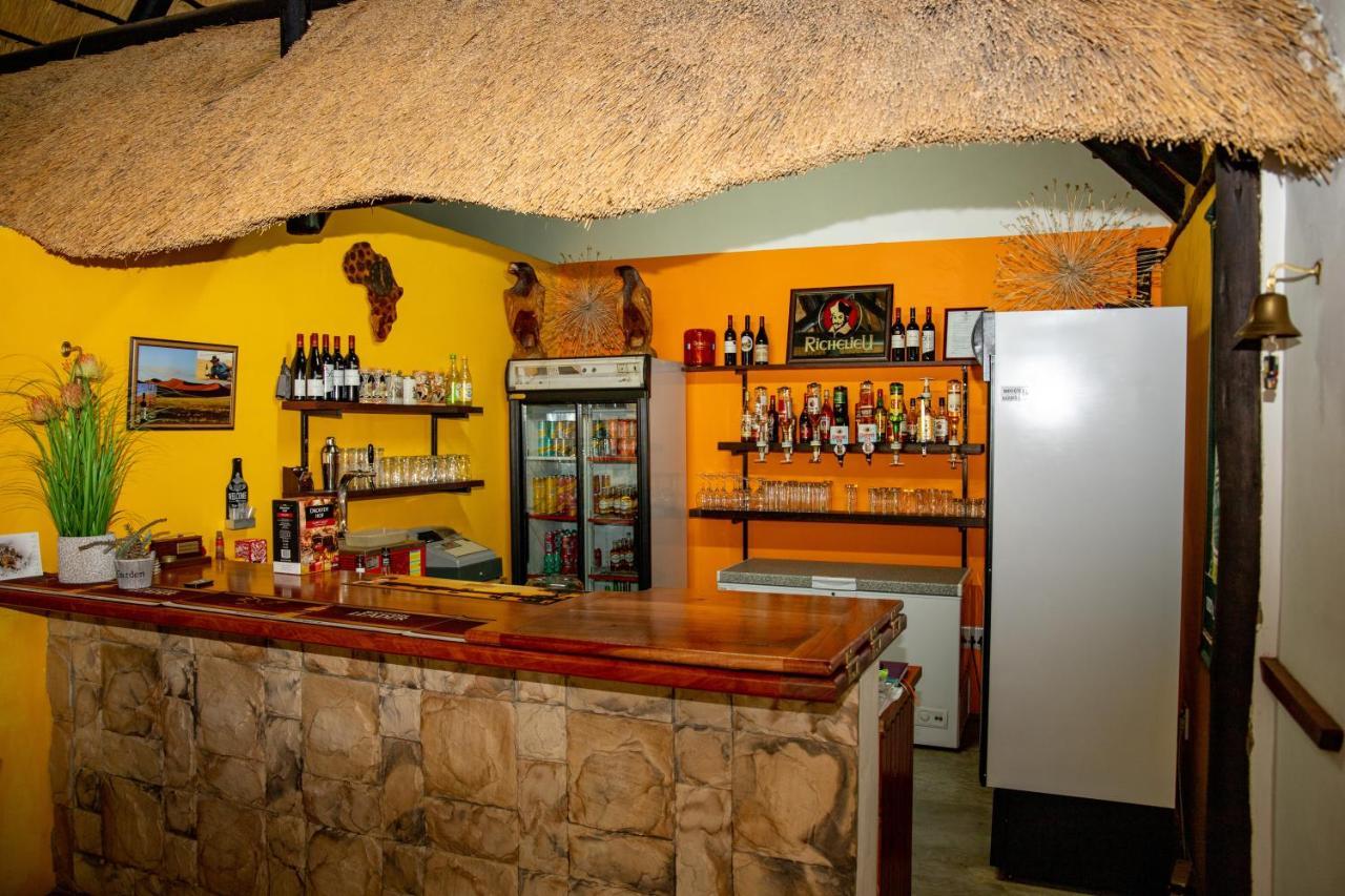 Lion'S Den Guesthouse Otjiwarongo Kültér fotó