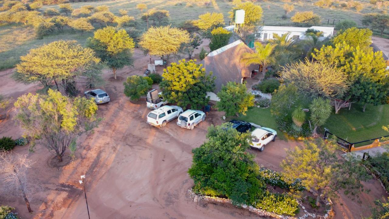 Lion'S Den Guesthouse Otjiwarongo Kültér fotó